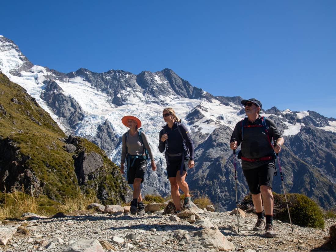 The walk up to Sealey Tarns surrounded by glaciers and peaks |  Matt Gould